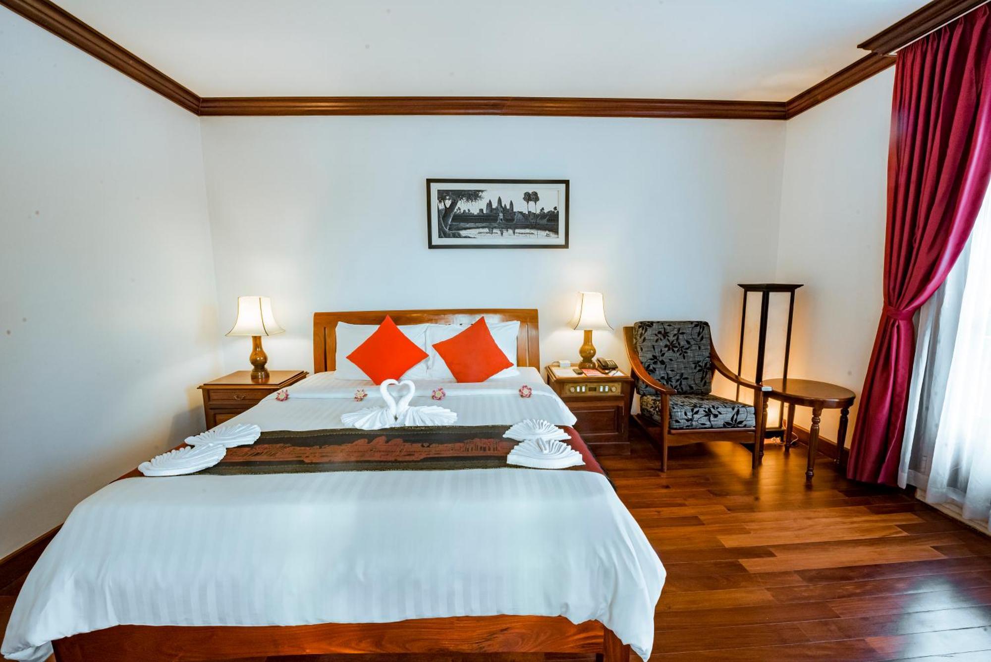 סיאם ריפ The Suite By Royal Crown Hotel מראה חיצוני תמונה