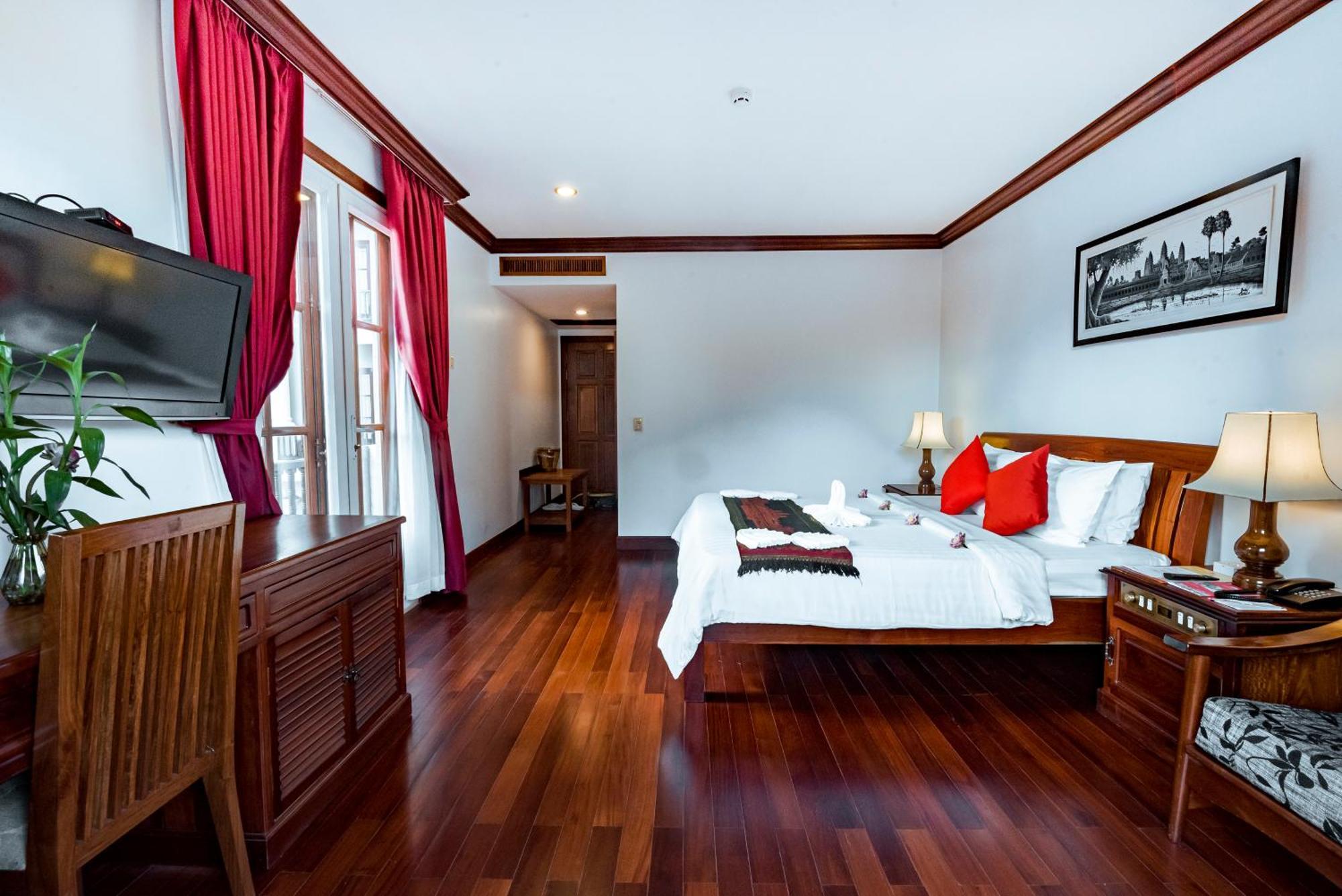 סיאם ריפ The Suite By Royal Crown Hotel מראה חיצוני תמונה