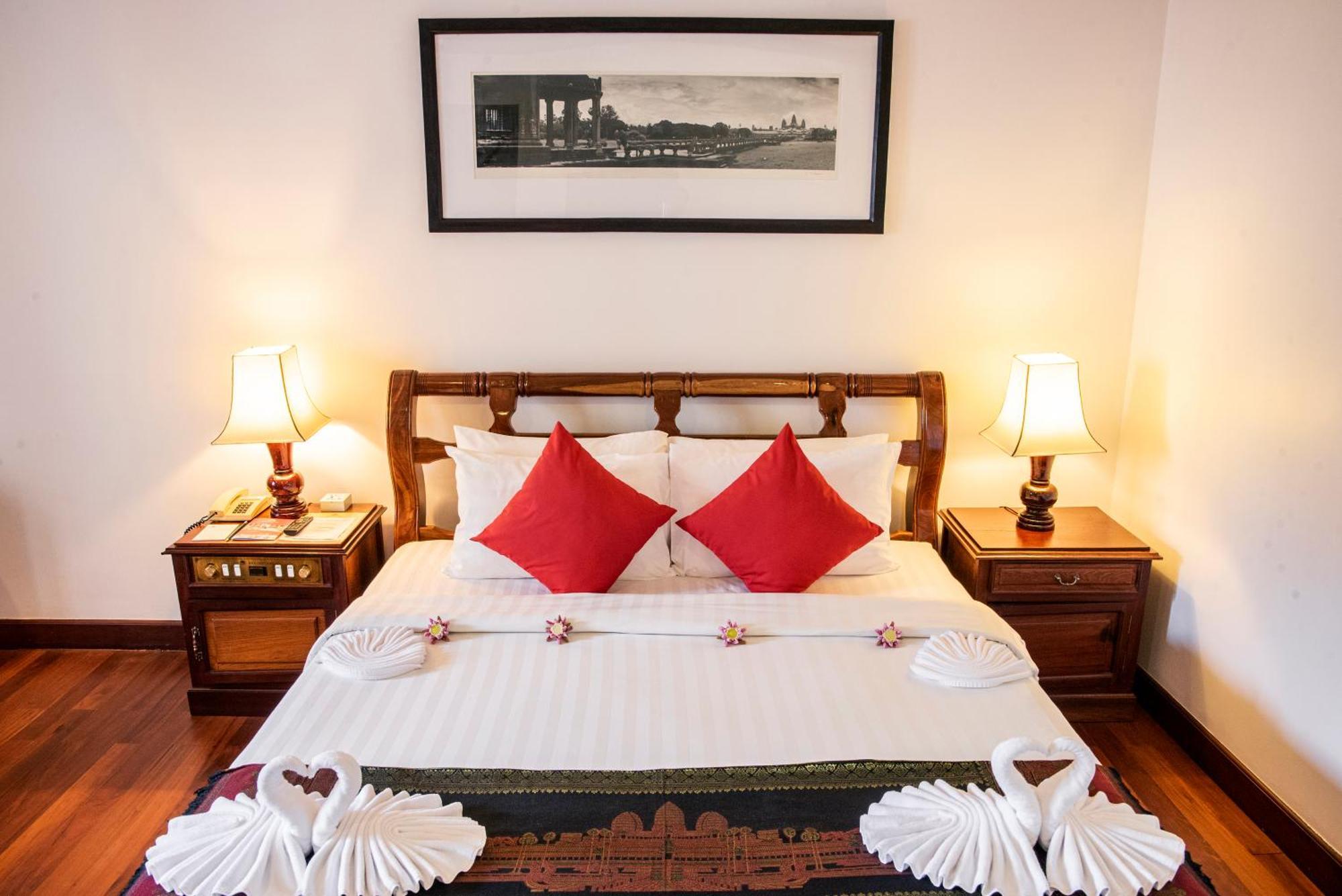 סיאם ריפ The Suite By Royal Crown Hotel מראה חיצוני תמונה