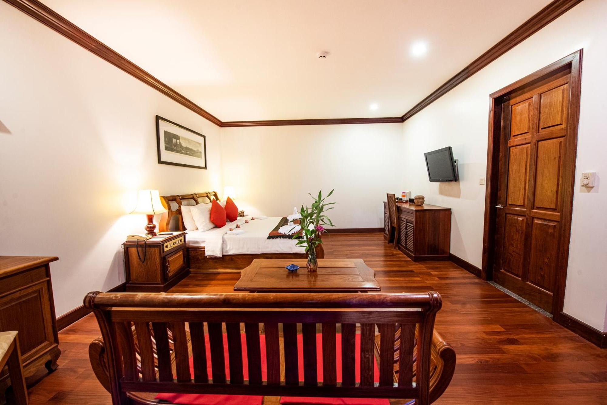 סיאם ריפ The Suite By Royal Crown Hotel מראה חיצוני תמונה