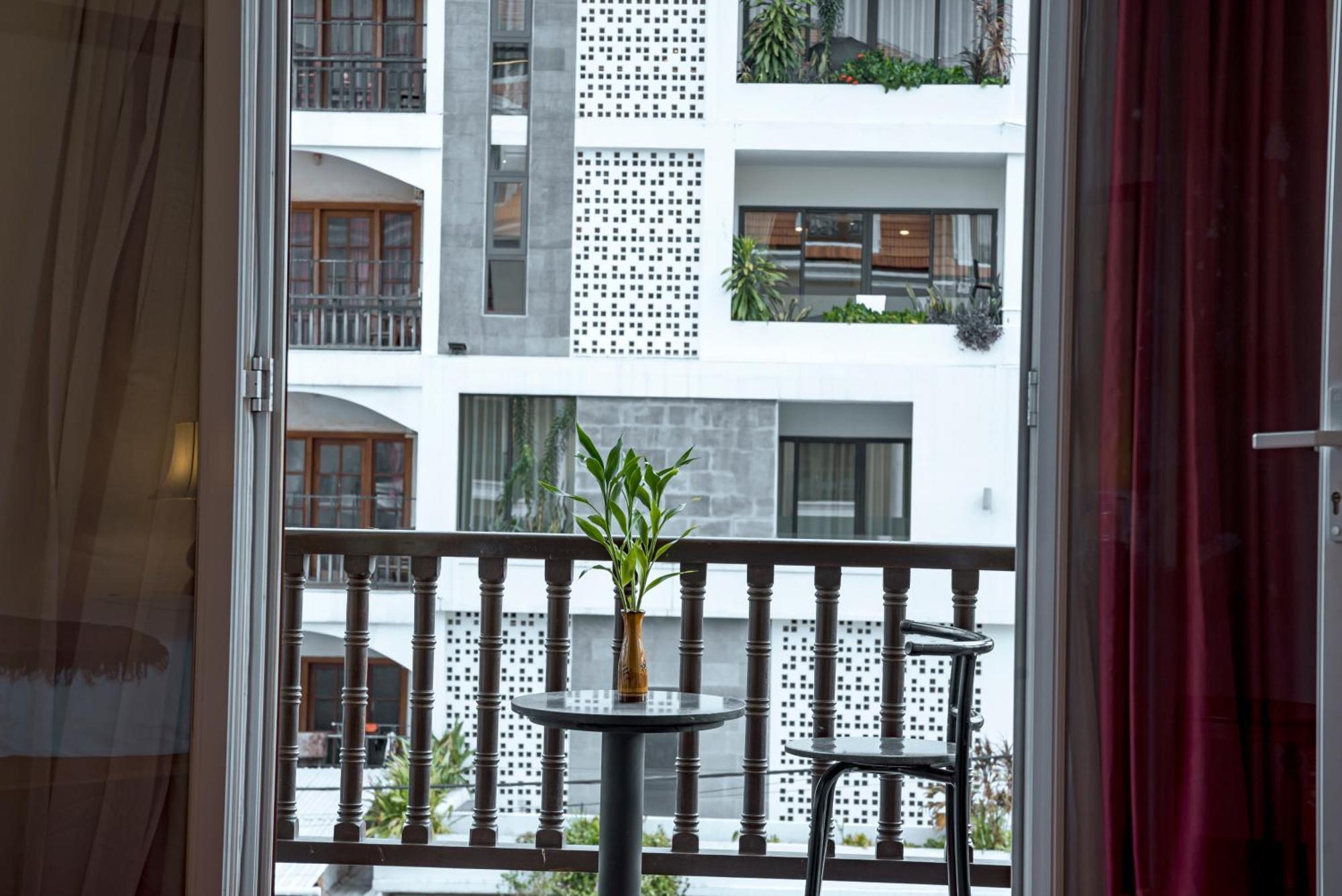 סיאם ריפ The Suite By Royal Crown Hotel מראה חיצוני תמונה