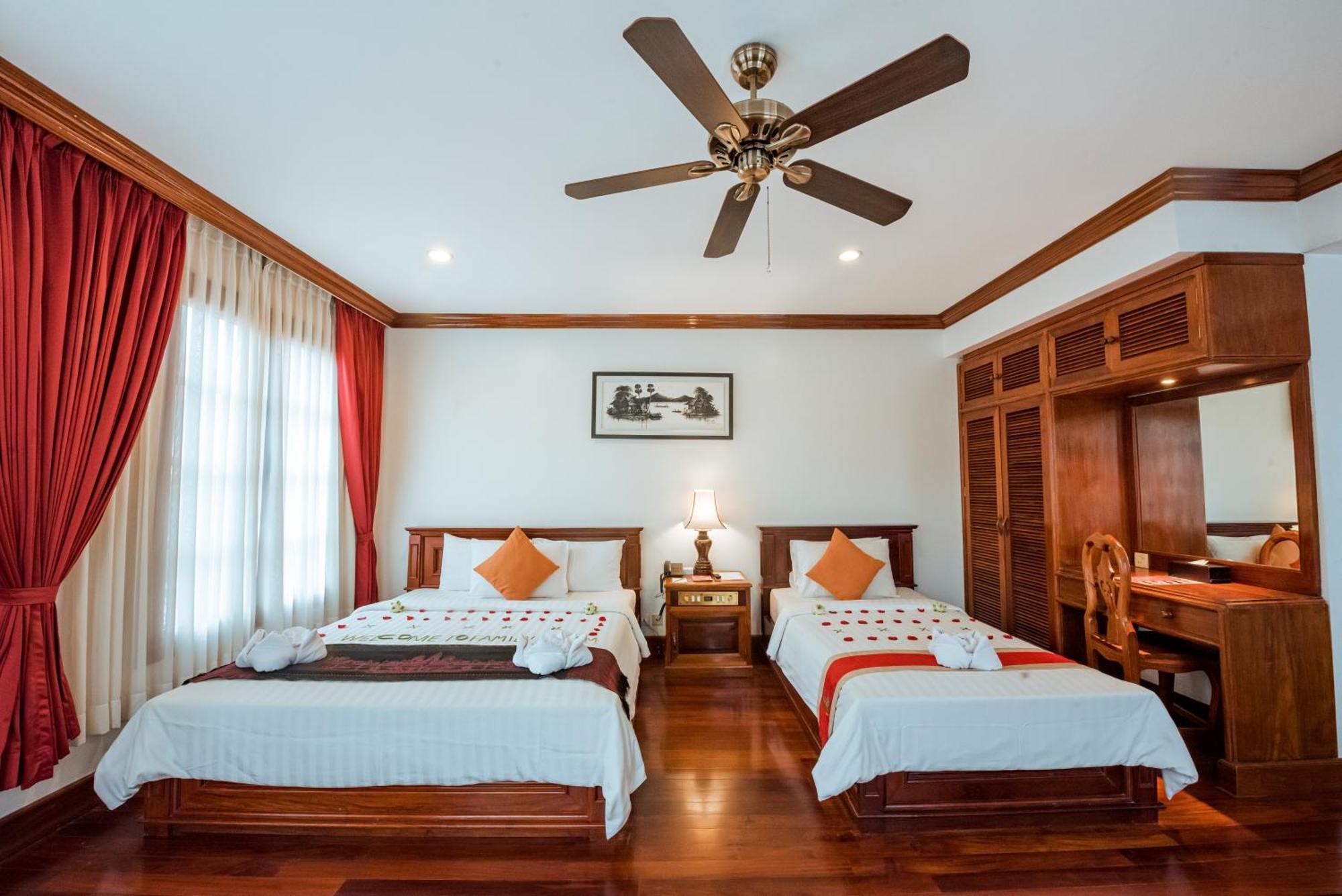 סיאם ריפ The Suite By Royal Crown Hotel מראה חיצוני תמונה