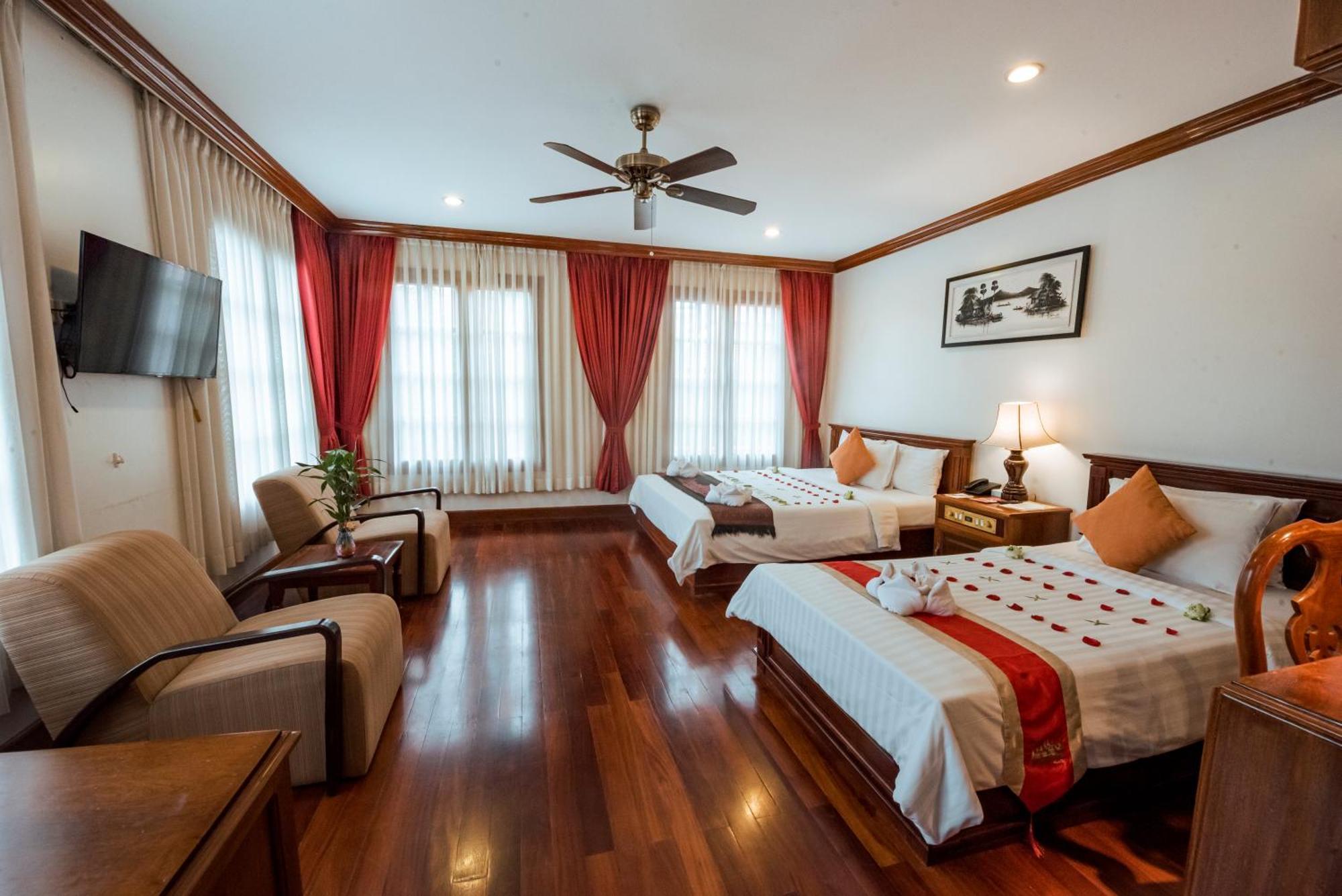 סיאם ריפ The Suite By Royal Crown Hotel מראה חיצוני תמונה